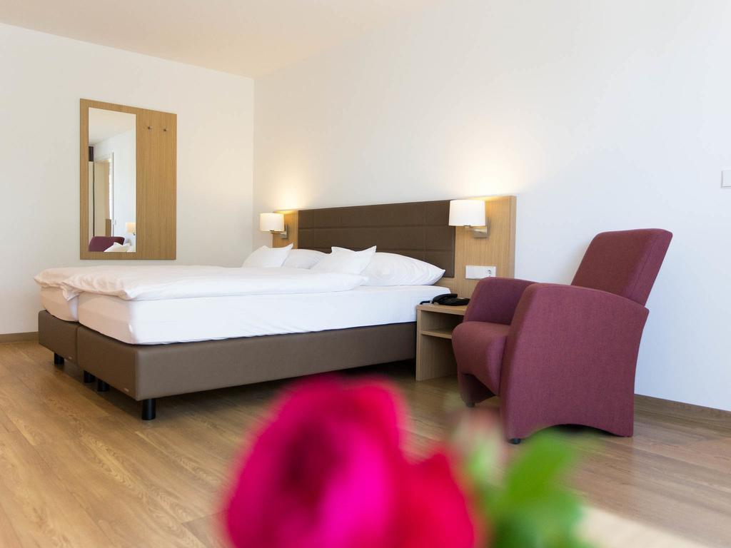 Hotel Seepark Garni Иберлинген Экстерьер фото