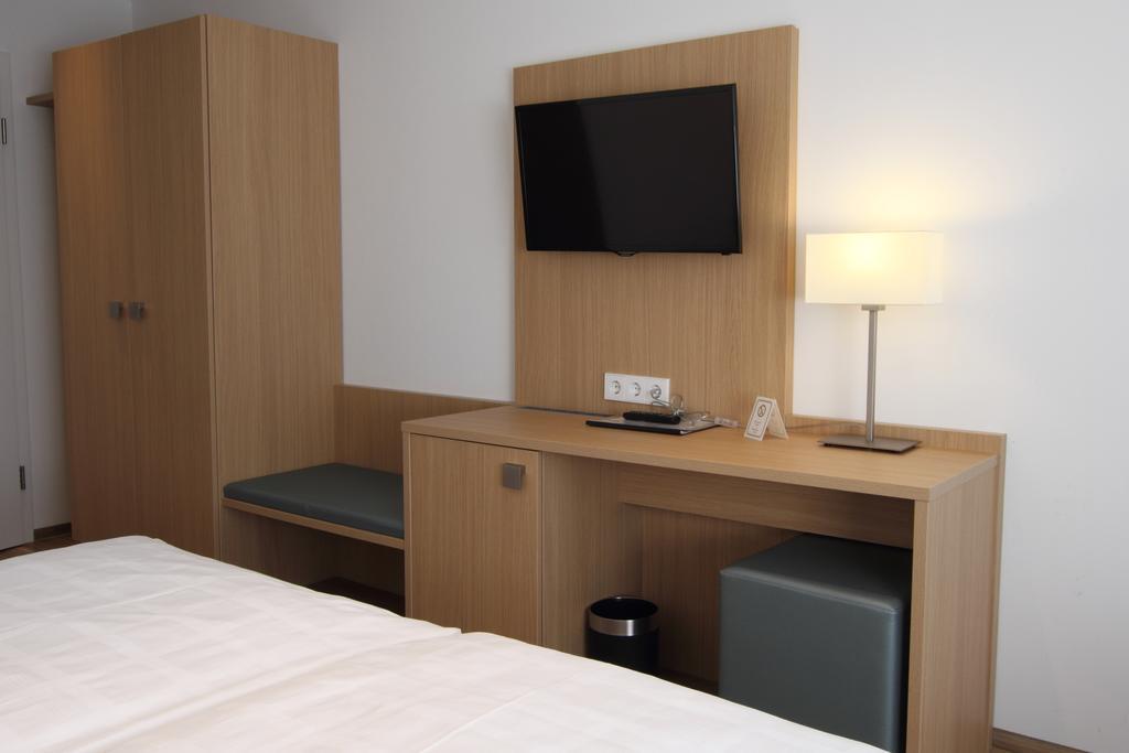 Hotel Seepark Garni Иберлинген Экстерьер фото