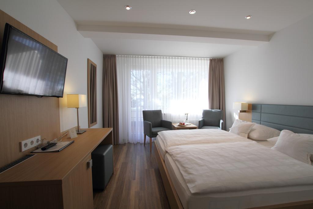 Hotel Seepark Garni Иберлинген Экстерьер фото