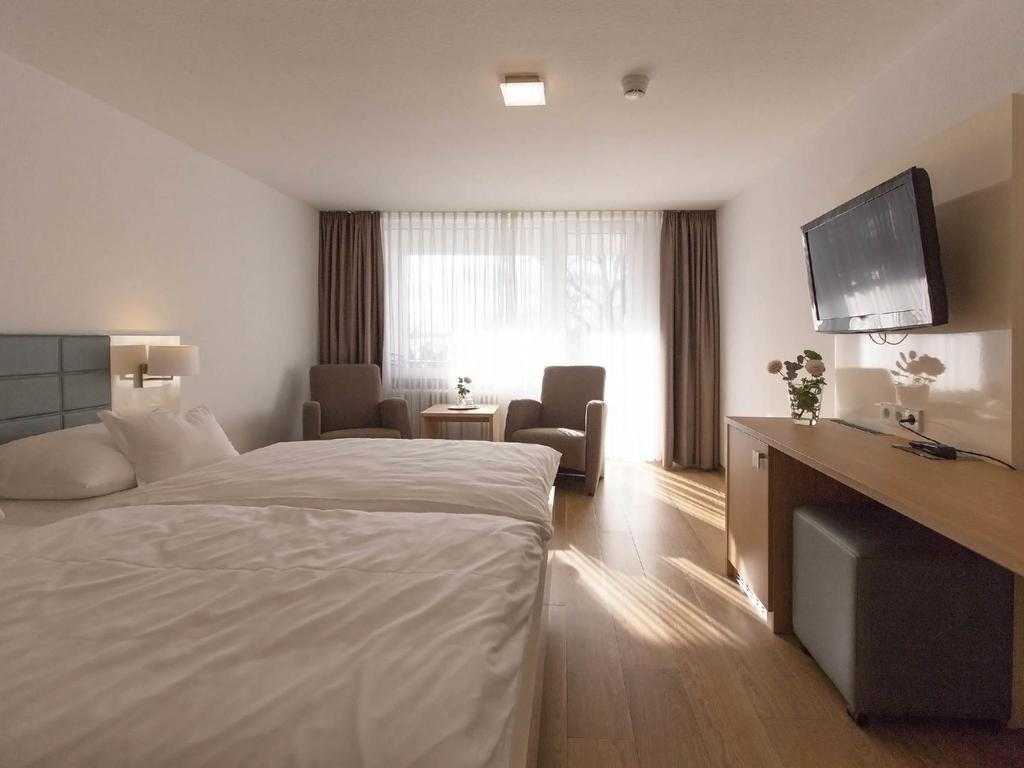 Hotel Seepark Garni Иберлинген Экстерьер фото