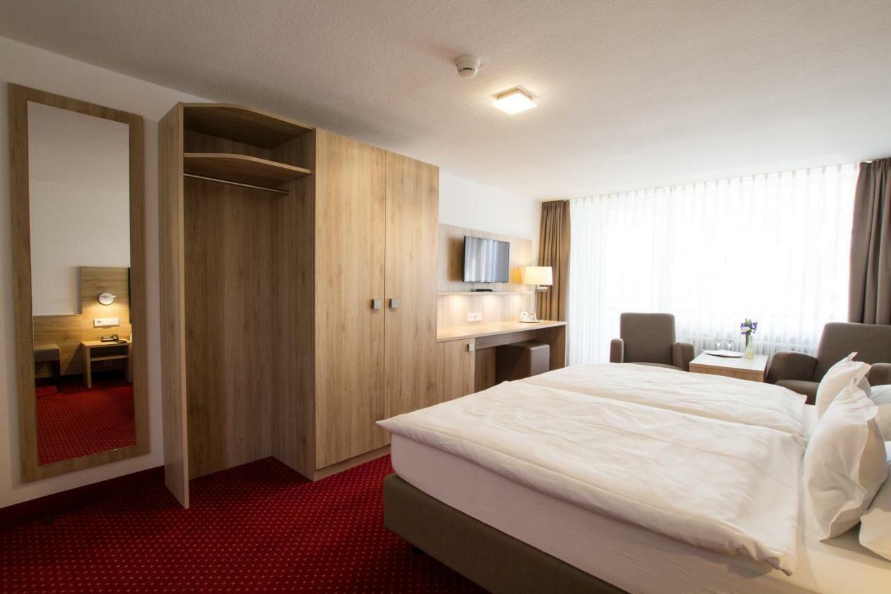Hotel Seepark Garni Иберлинген Экстерьер фото