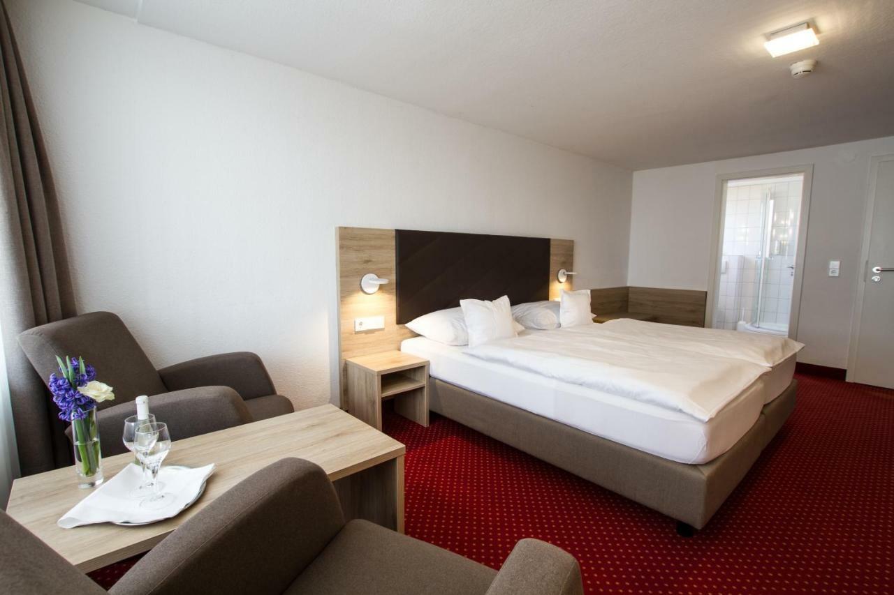 Hotel Seepark Garni Иберлинген Экстерьер фото