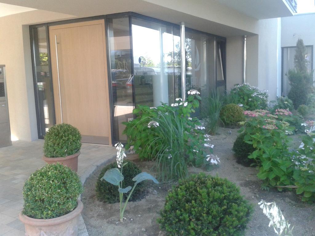 Hotel Seepark Garni Иберлинген Экстерьер фото